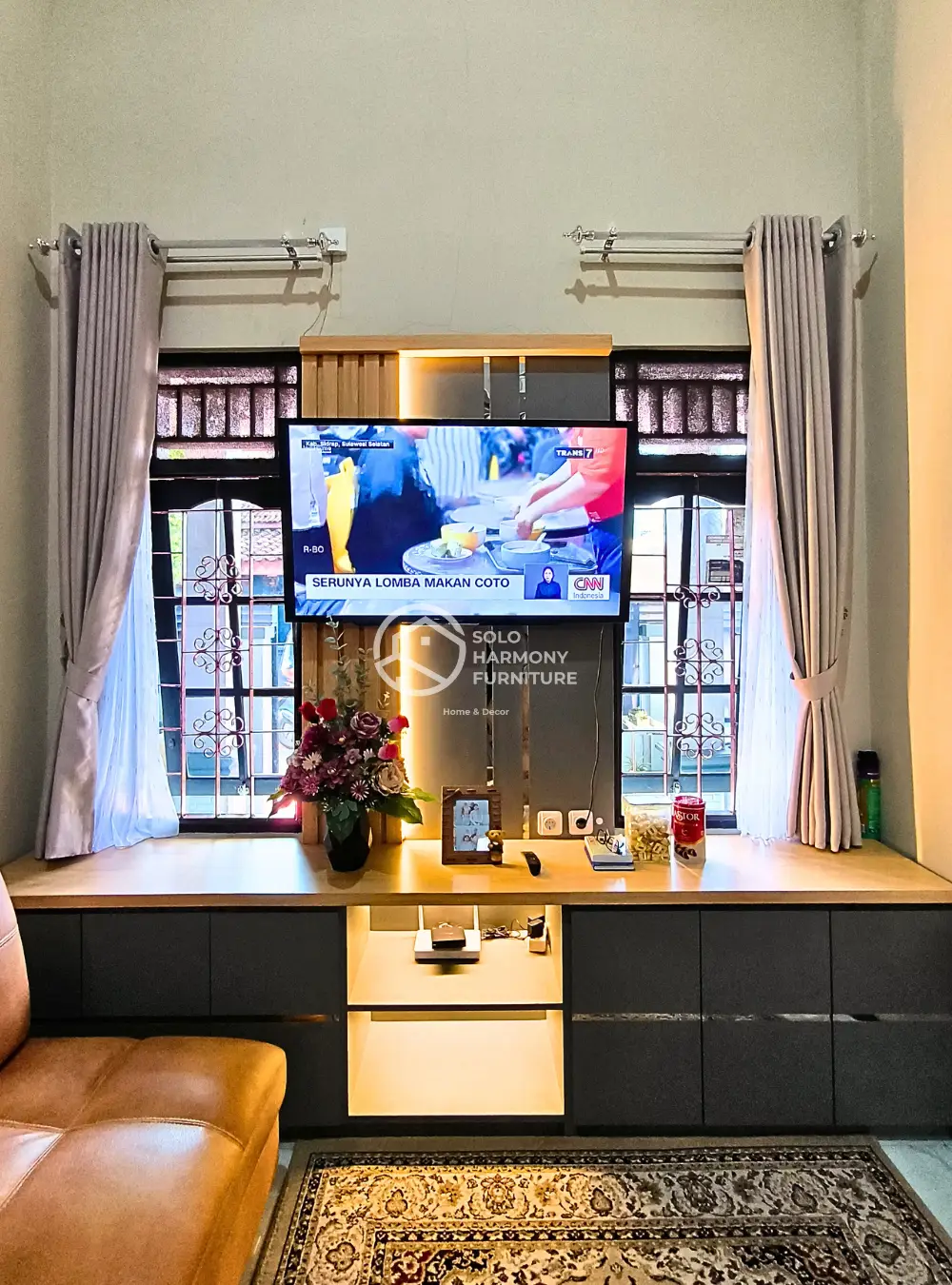 Backdrop Tv Minimalis - Bu Yuni — Backdrop TV foto 2 di Karanganyar