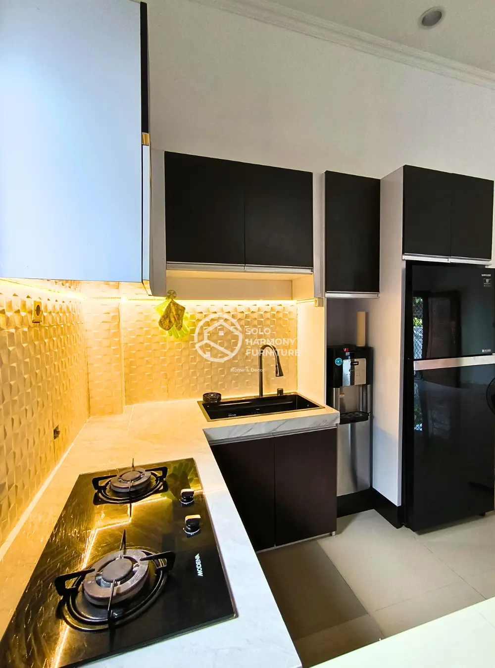 Kitchenset  Modern Minimalis — Kitchen Set foto 4 di Gentan, Sukoharjo