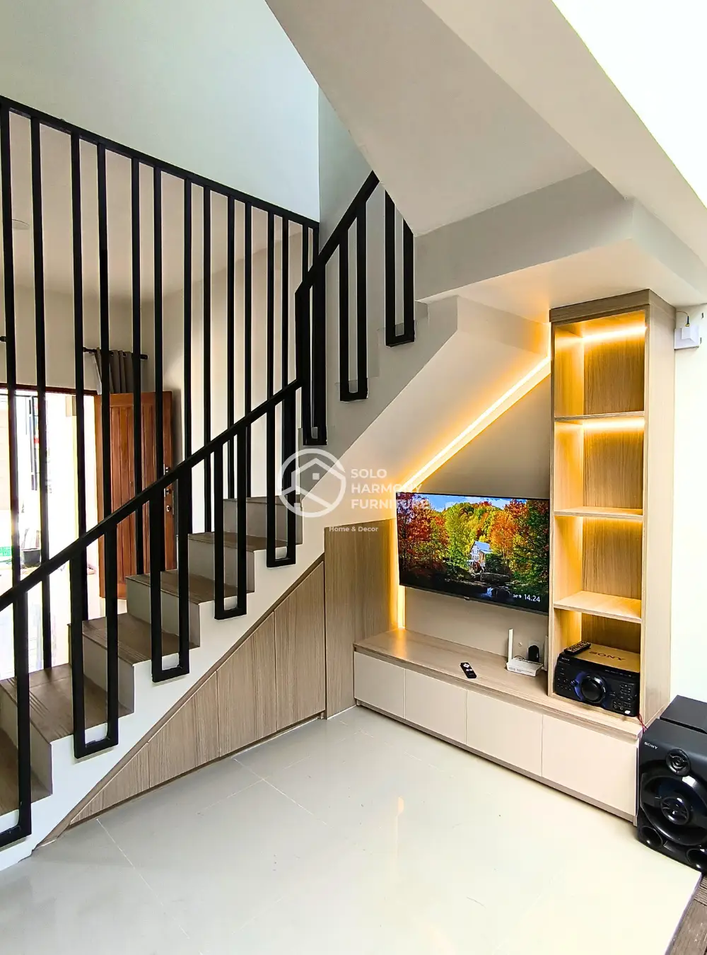 Backdrop TV & Multifunction Understairs Cabinet — Backdrop TV foto 7 di Solo Baru, Sukoharjo