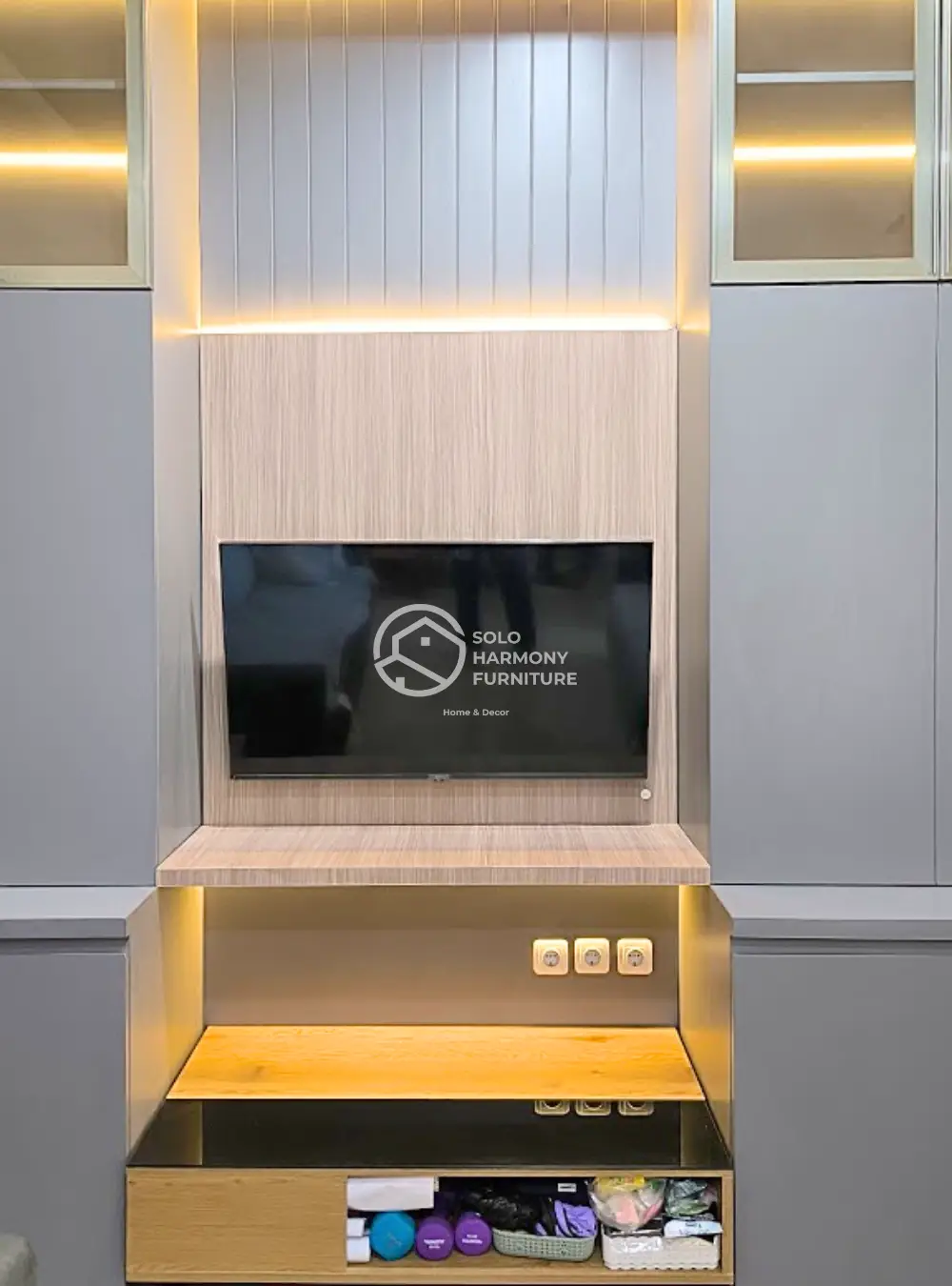Backdrop Tv — Backdrop TV foto 5 di Citra Buana Residence, Colomadu, Karanganyar