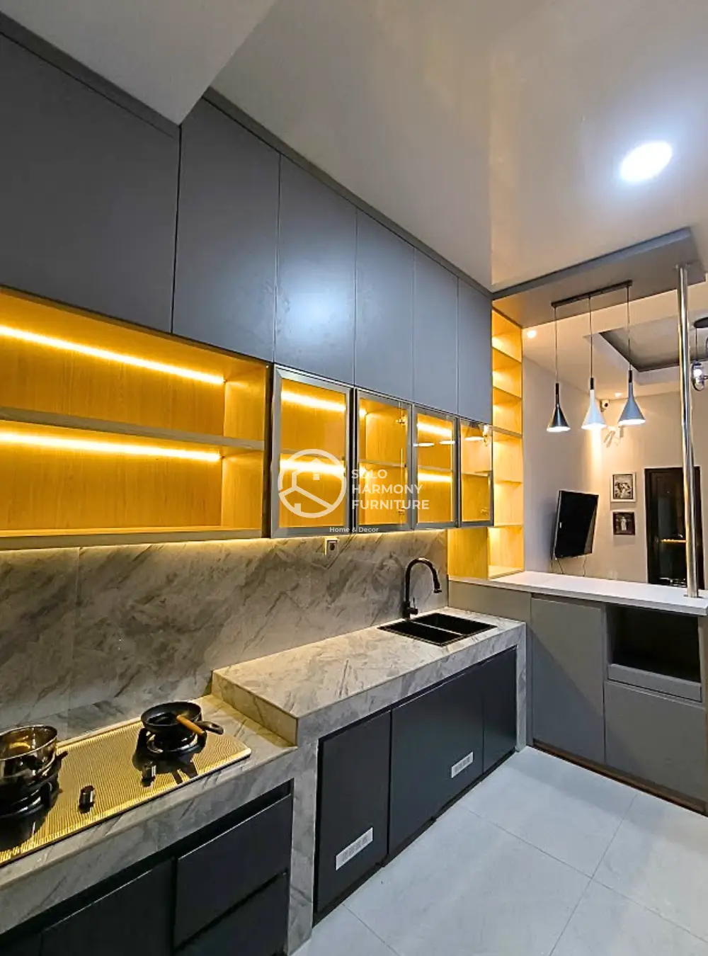 Kitchen Set Modern Minimalis dengan Mini Bar Estetik — Kitchen Set foto 5 di Kartasura