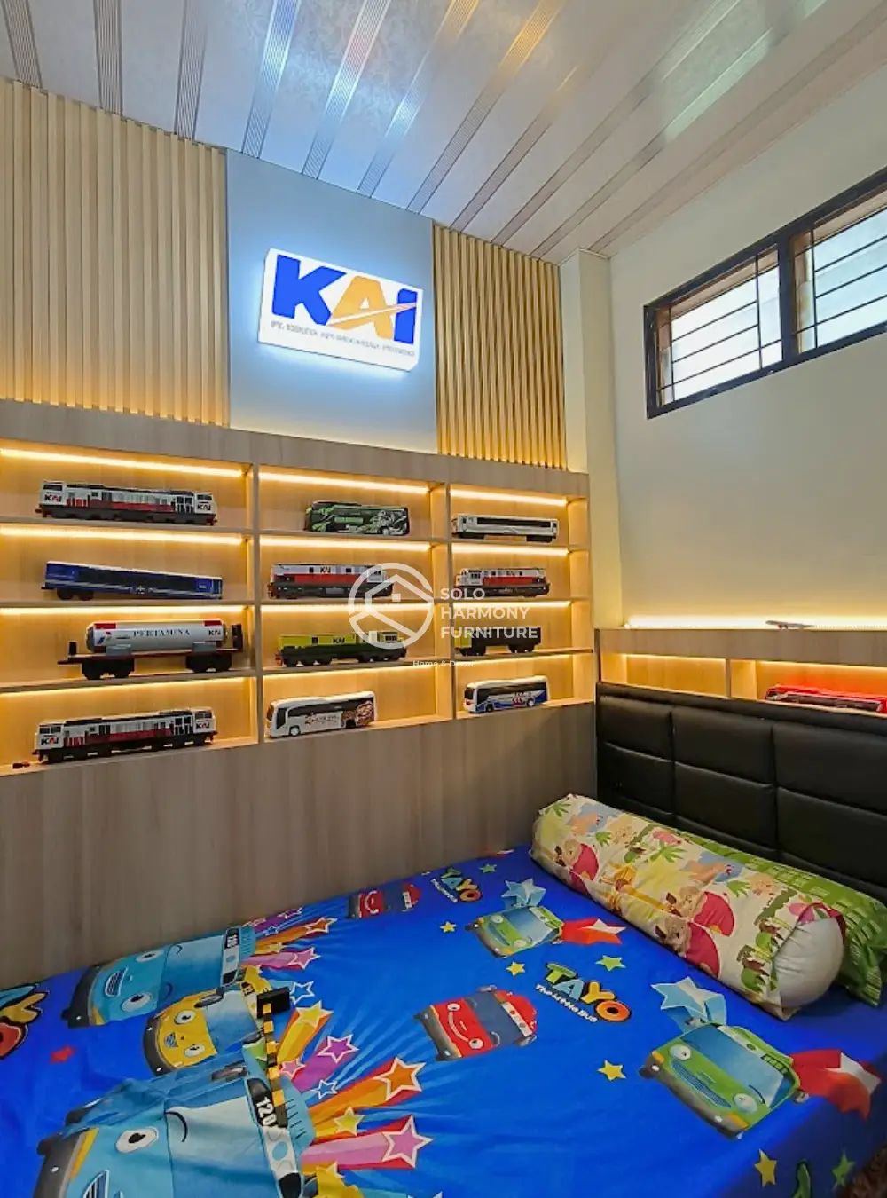 Lemari Display Koleksi Kereta — Kitchen Set foto 2 di Jebres, Solo