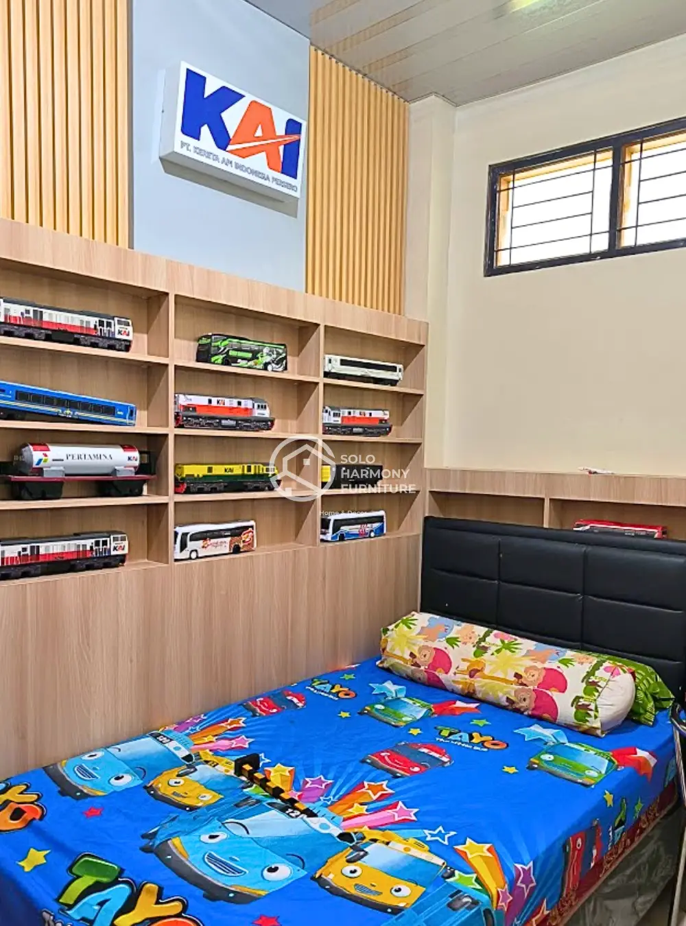 Lemari Display Koleksi Kereta — Kitchen Set foto 6 di Jebres, Solo