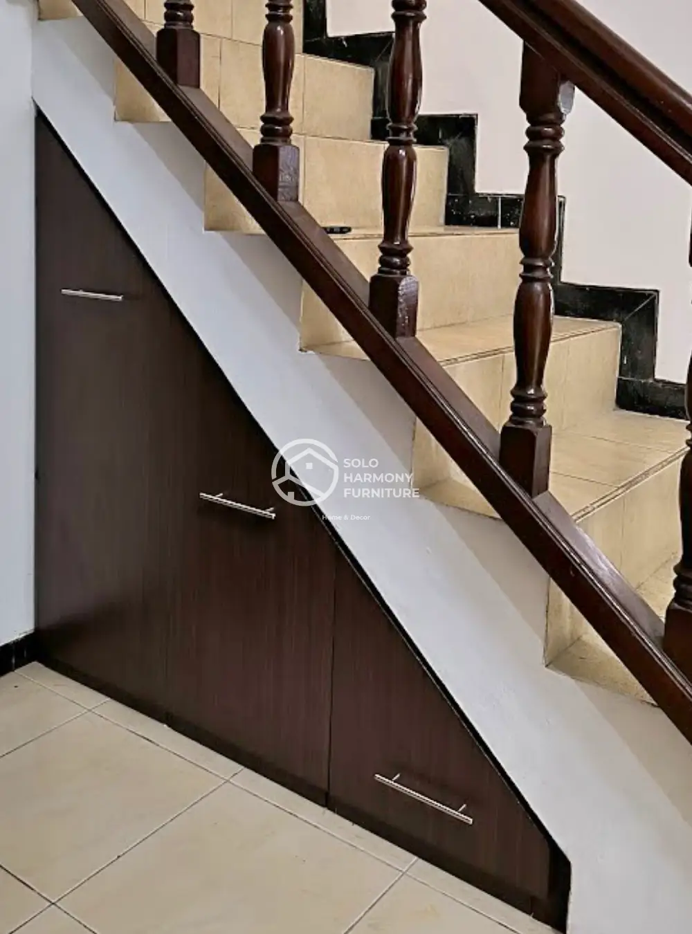 Rak Sepatu Bawah Tangga — Interior foto 2 di Banyuanyar, Surakarta