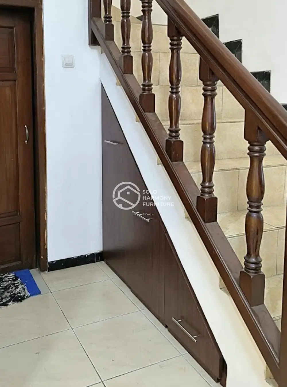 Rak Sepatu Bawah Tangga — Interior foto 4 di Banyuanyar, Surakarta