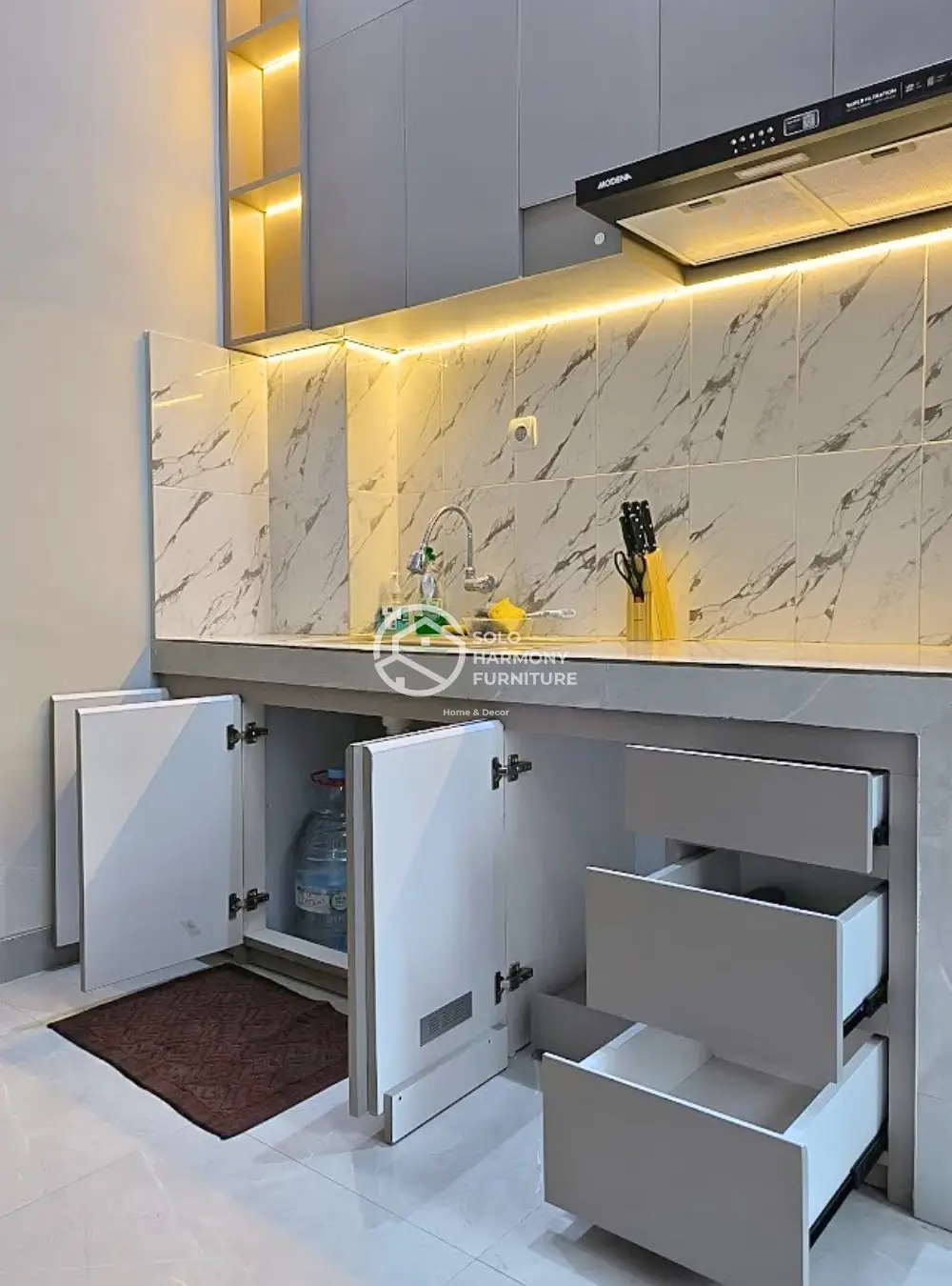 Kitchen Set Minimalis Elegan — Kitchen Set foto 4 di Permata Buana, Colomadu, Karanganyar