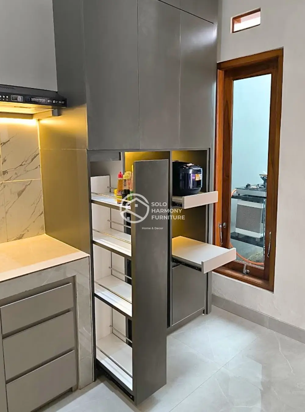Kitchen Set Minimalis Elegan — Kitchen Set foto 5 di Permata Buana, Colomadu, Karanganyar