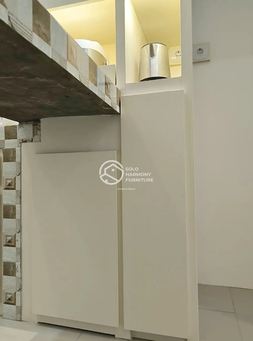Kitchenset Mewah Minimalis. — Kitchen Set foto 7 di Mojosongo, Surakarta
