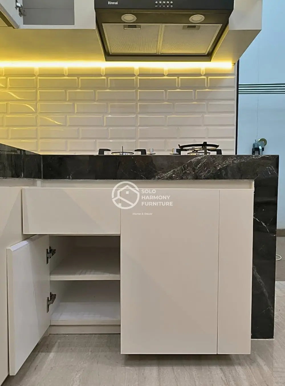 Kitchen Set Minimalis Letter L Elegan — Kitchen Set foto 6 di Gentan, Sukoharjo