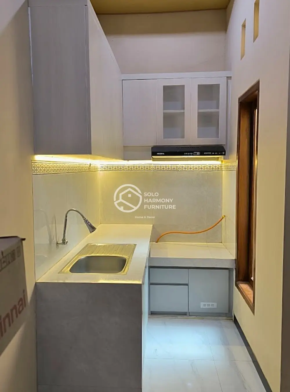 Kitchen Set Minimalis yang Menawan — Kitchen Set foto 2 di Gumpang, Kartasura