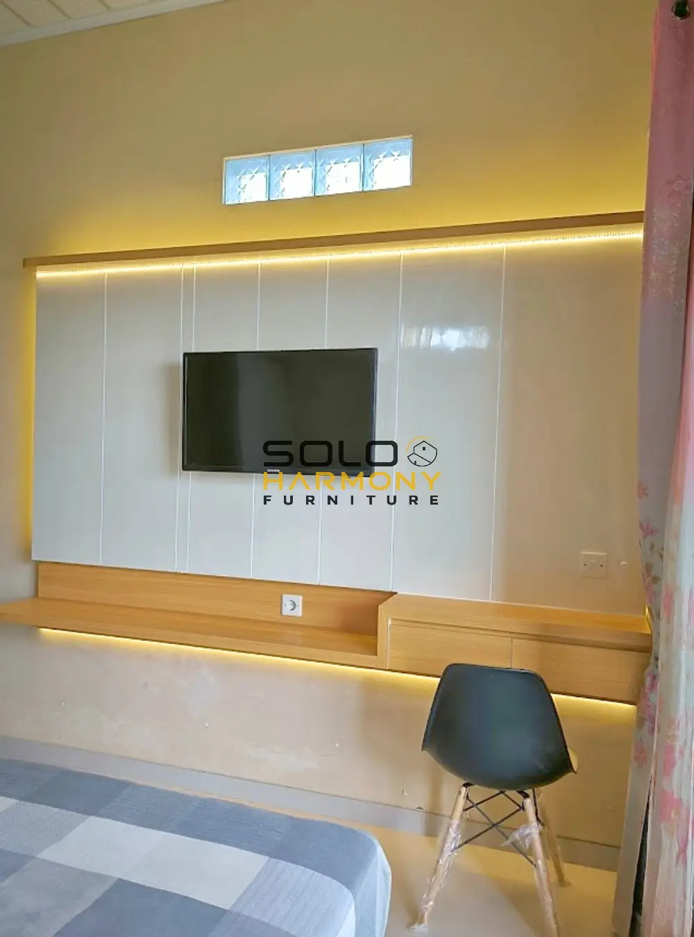 Backdrop TV & Meja Kerja Minimalis — Backdrop TV foto 4 di Sukohardjo