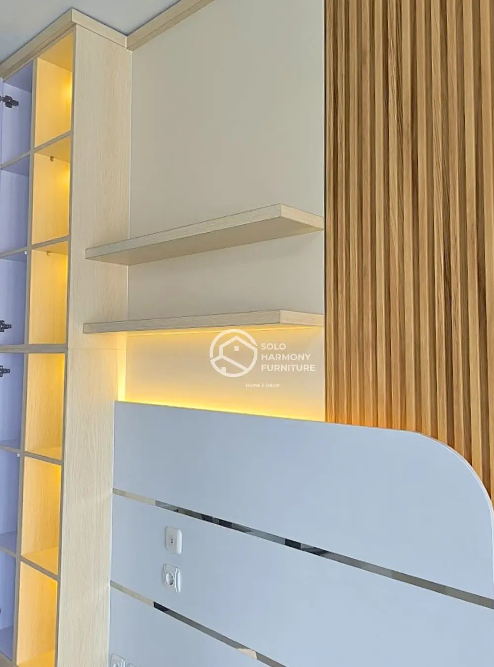 Backdrop TV Mewah — Backdrop TV foto 3 di Casablanca Signature Singopuran, Sukoharjo
