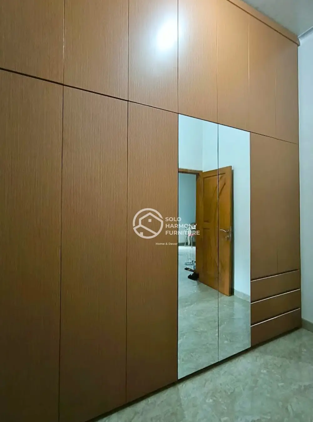 Built-In Wardrobe Full-Height — Lemari foto 3 di Palur, Karanganyar