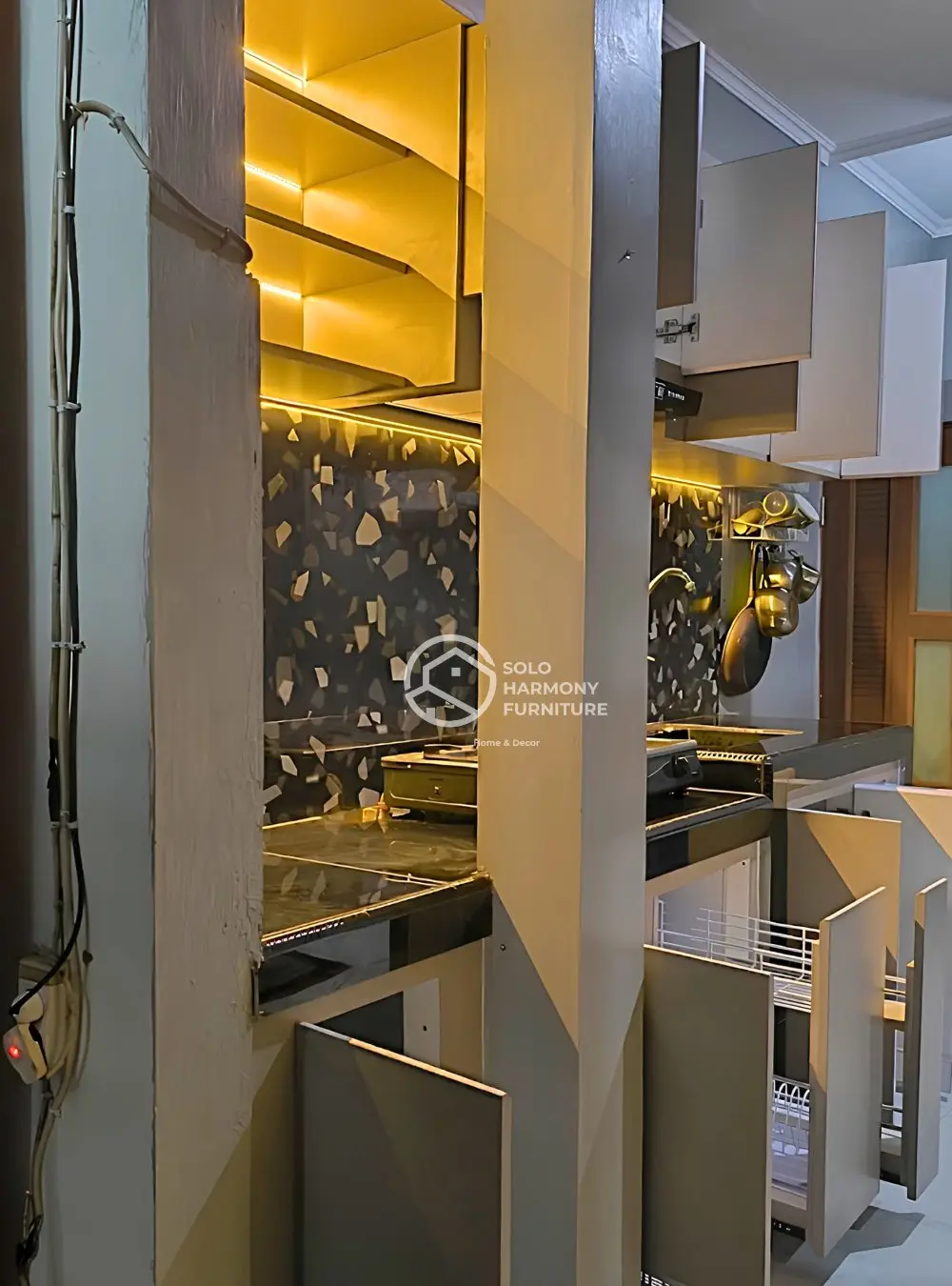 Grey Kitchen Set with Black Terrazzo — Ibu Andwi — Kitchen Set foto 2 di Malangjiwan - Karanganyar. Colomadu