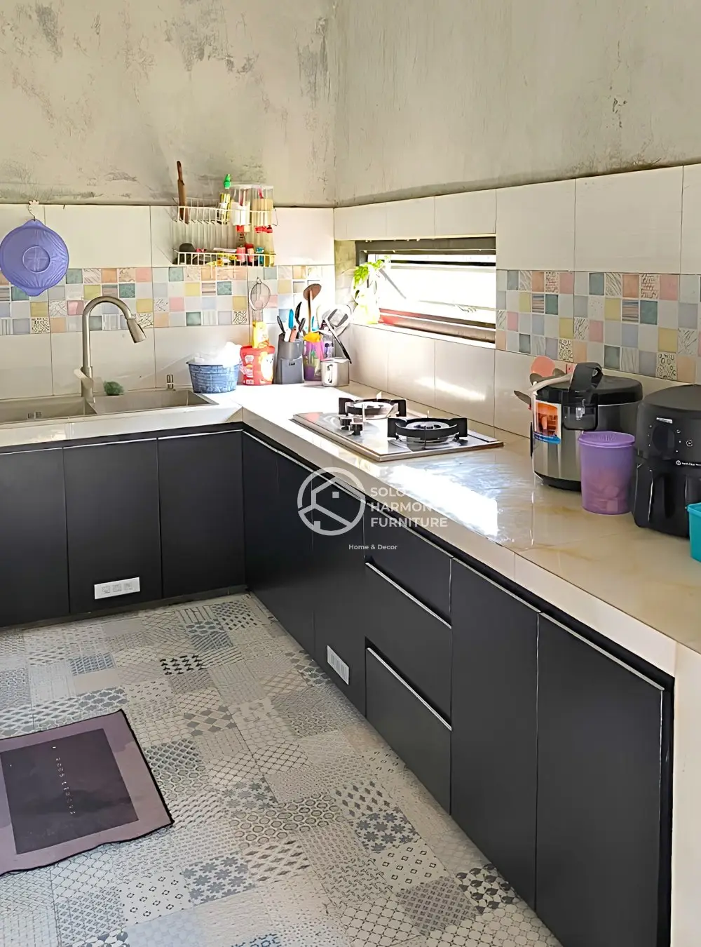 Custom Kabinet Kitchen Set Bawah L-Shap — Kitchen Set foto 2 di Sukoharjo
