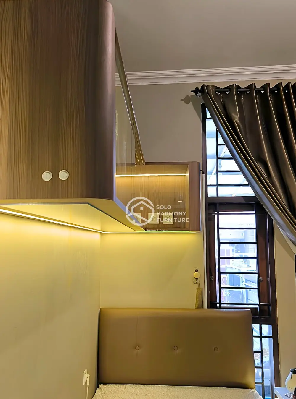 Floating Corner Display Box — Interior foto 4 di Laweyan, Solo
