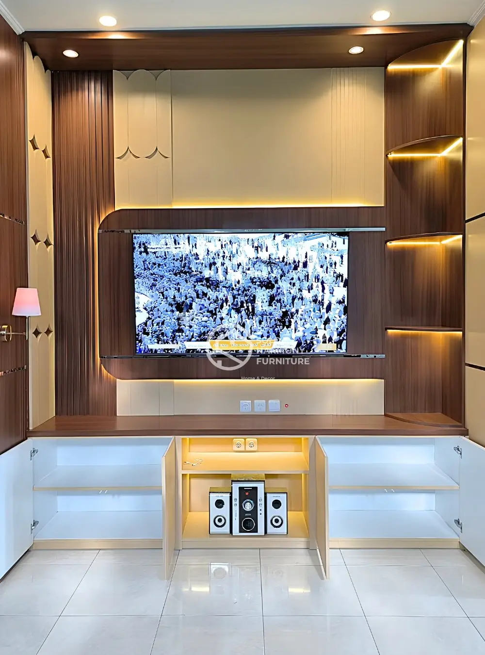 Luxurious Custom Backdrop TV Set — Backdrop TV foto 2 di Solo, Solo Baru