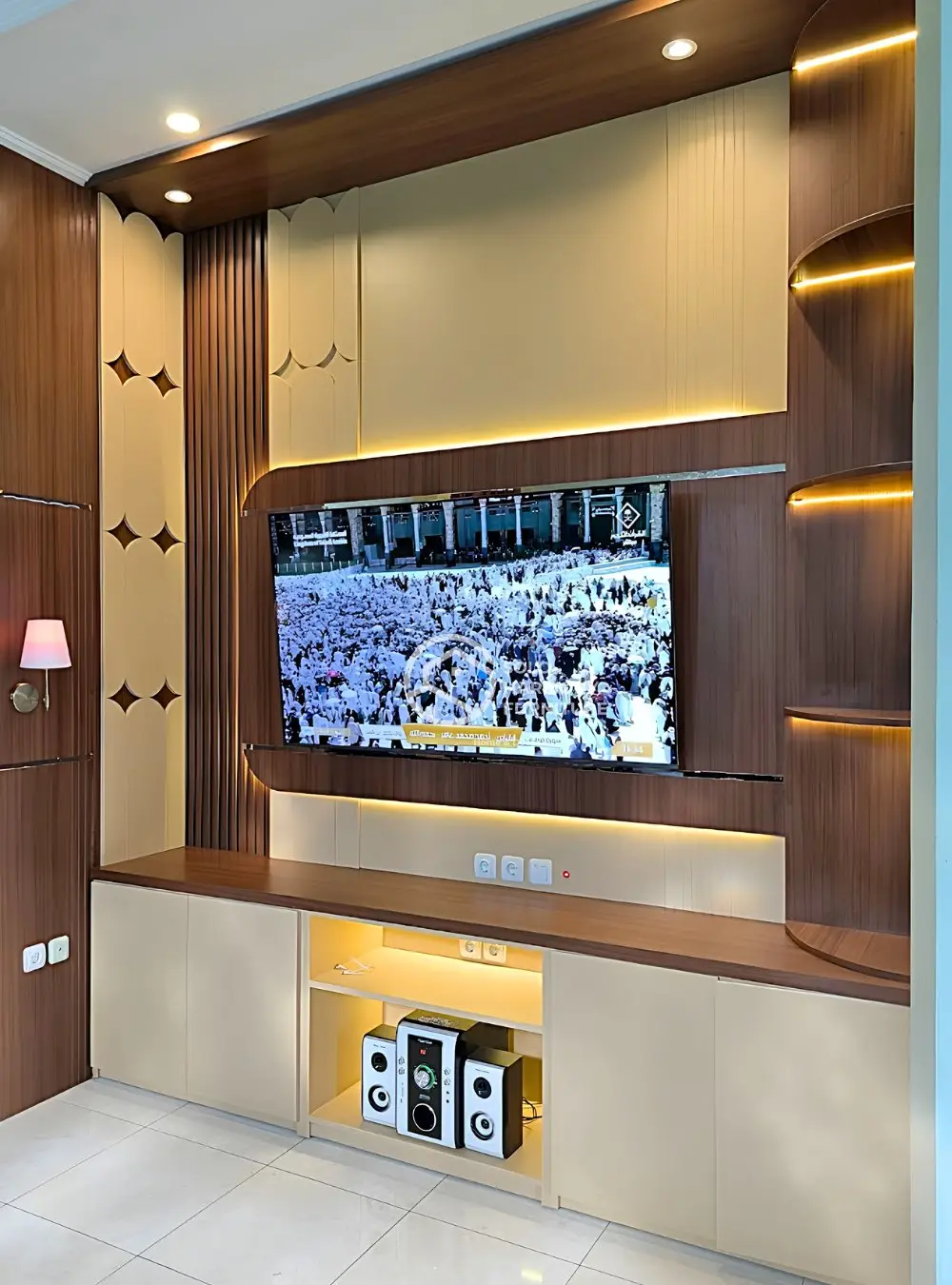 Luxurious Custom Backdrop TV Set — Backdrop TV foto 6 di Solo, Solo Baru