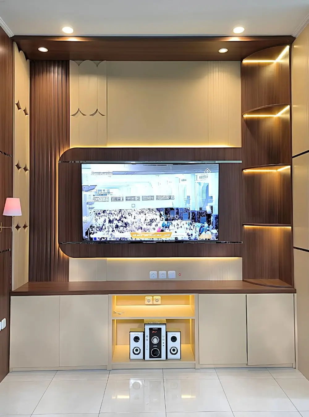 Luxurious Custom Backdrop TV Set — Backdrop TV foto 7 di Solo, Solo Baru