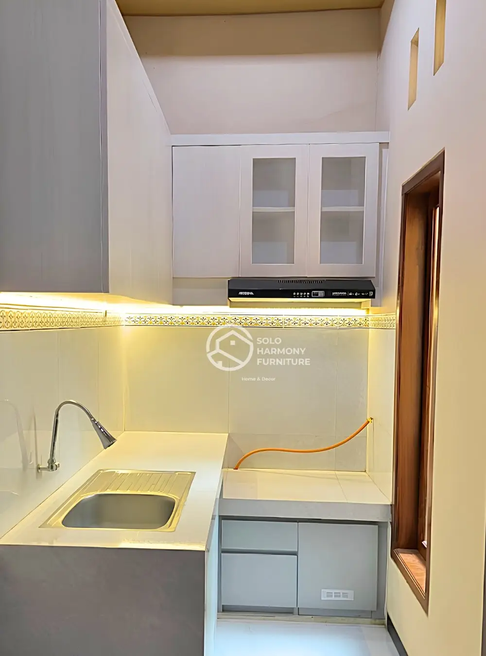 Kitchen Set Minimalis yang Menawan — Kitchen Set foto 4 di Gumpang, Kartasura