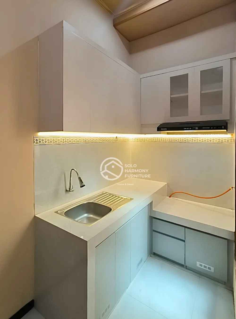 Kitchen Set Minimalis yang Menawan — Kitchen Set foto 9 di Gumpang, Kartasura