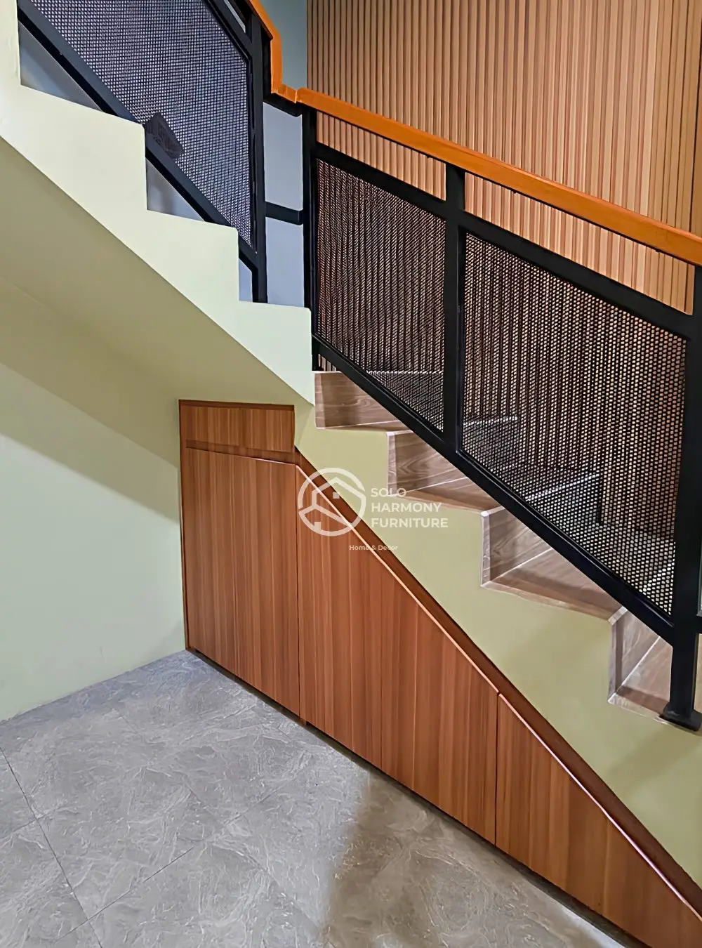 Storage Bawah Tangga Minimalis — Interior foto 3 di Gentan, Sukoharjo