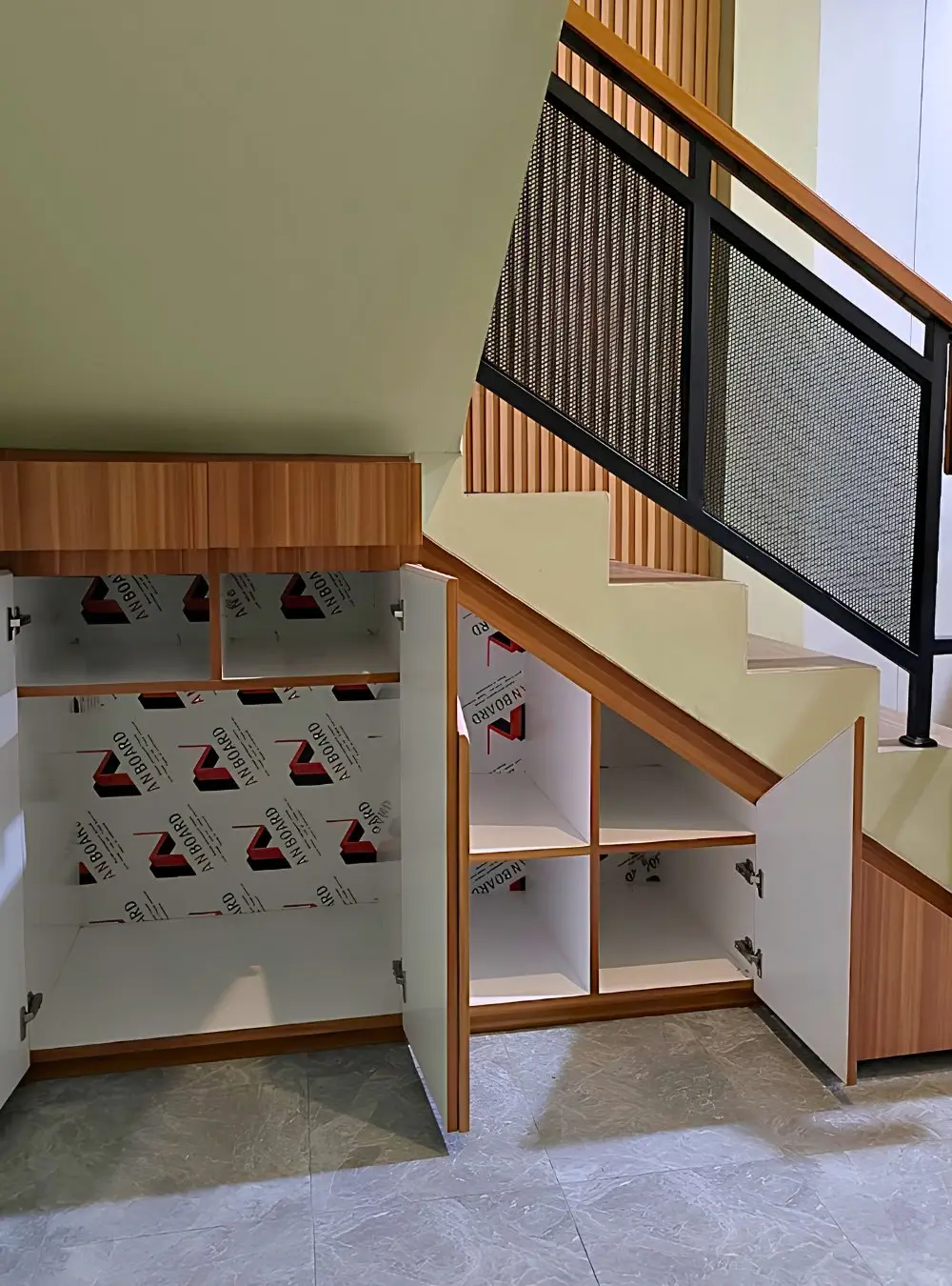 Storage Bawah Tangga Minimalis — Interior foto 6 di Gentan, Sukoharjo