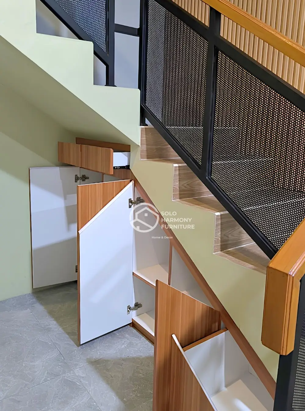 Storage Bawah Tangga Minimalis — Interior foto 7 di Gentan, Sukoharjo