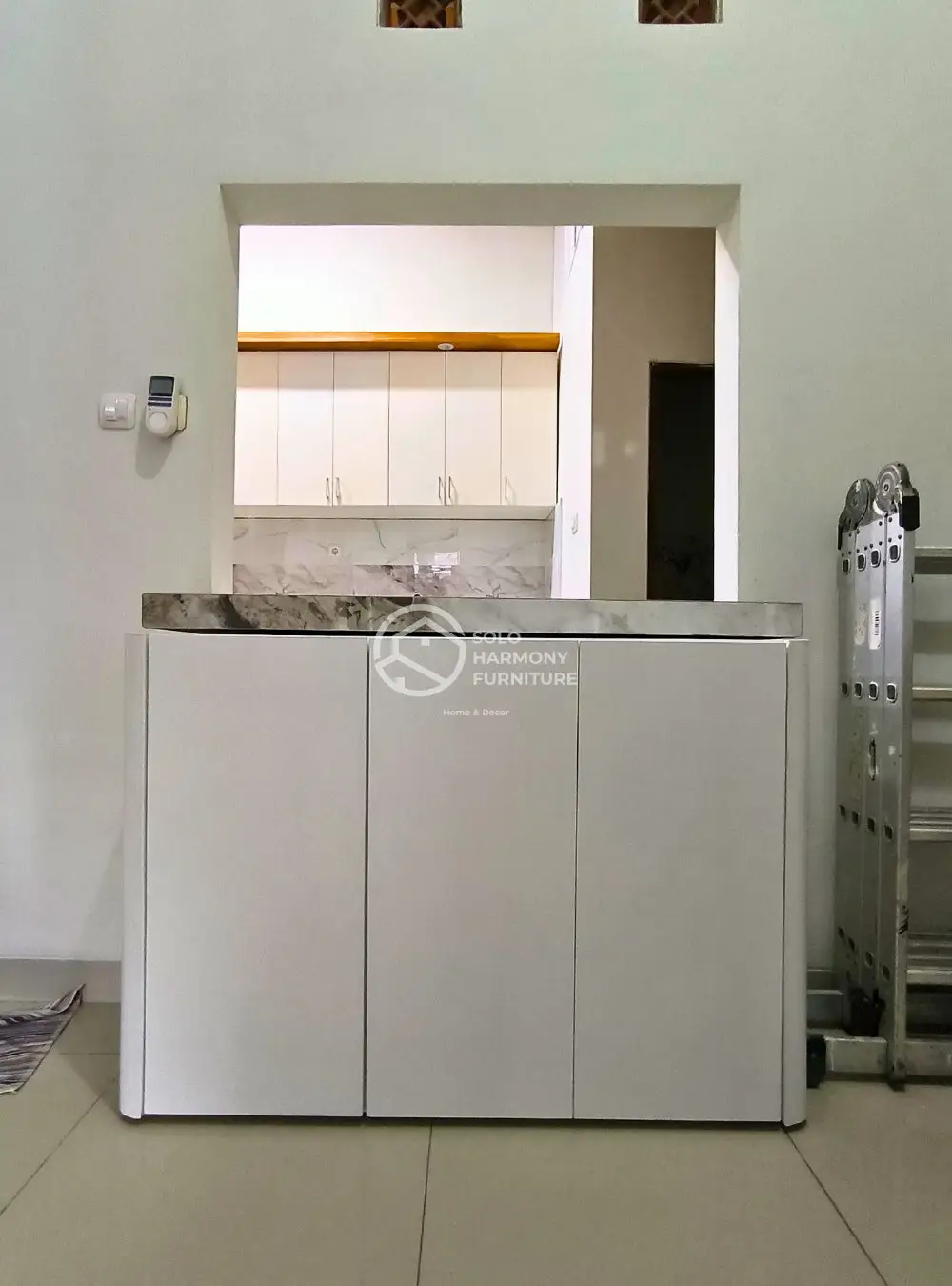 Custom Minimalist Mobile Cabinet — Lemari foto 2 di Colomadu, Karanganyar