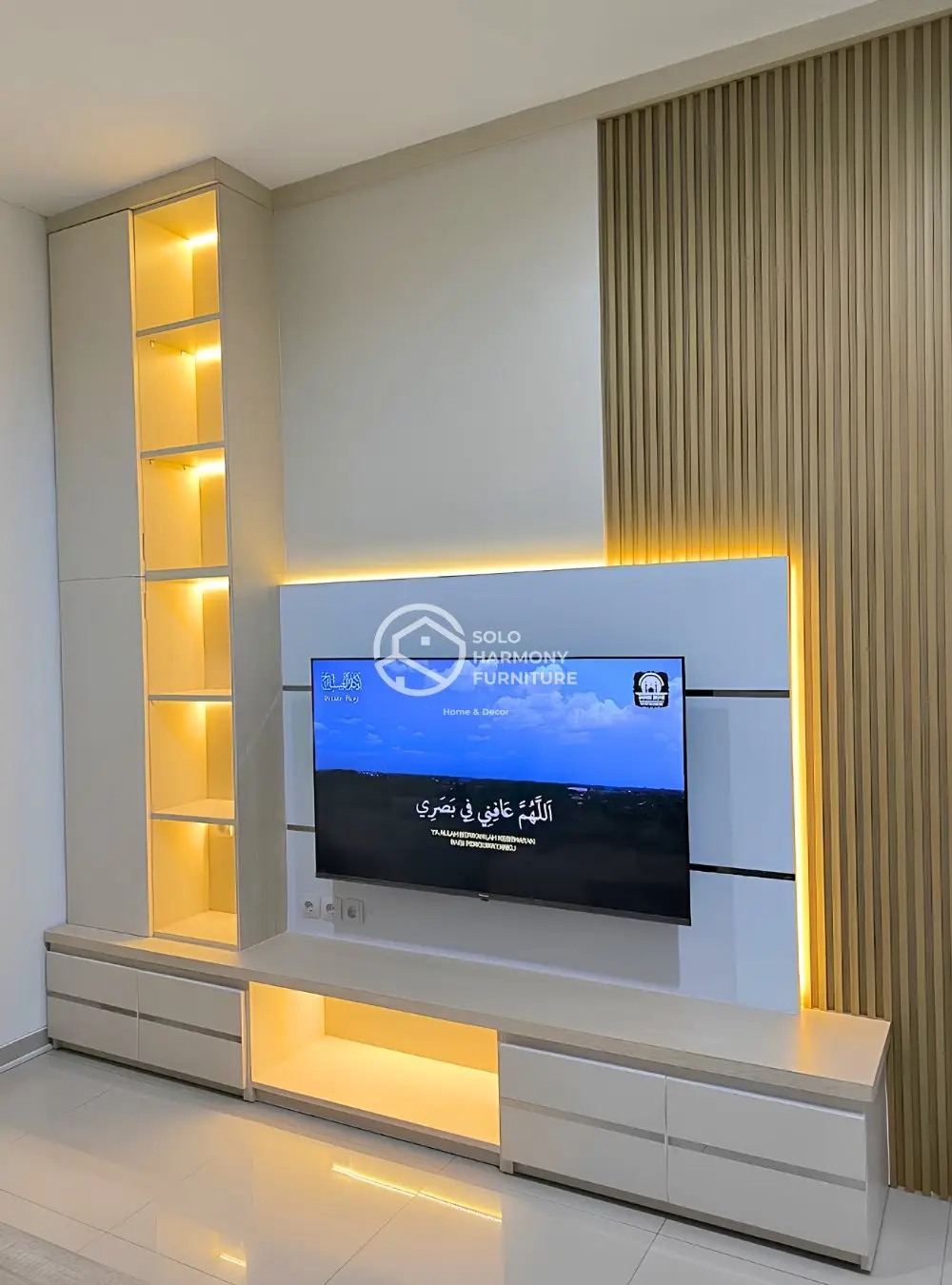 Integrated Full-Height Backdrop TV Set — Backdrop TV foto 6 di Citra Buana, Colomadu, Karanganyar