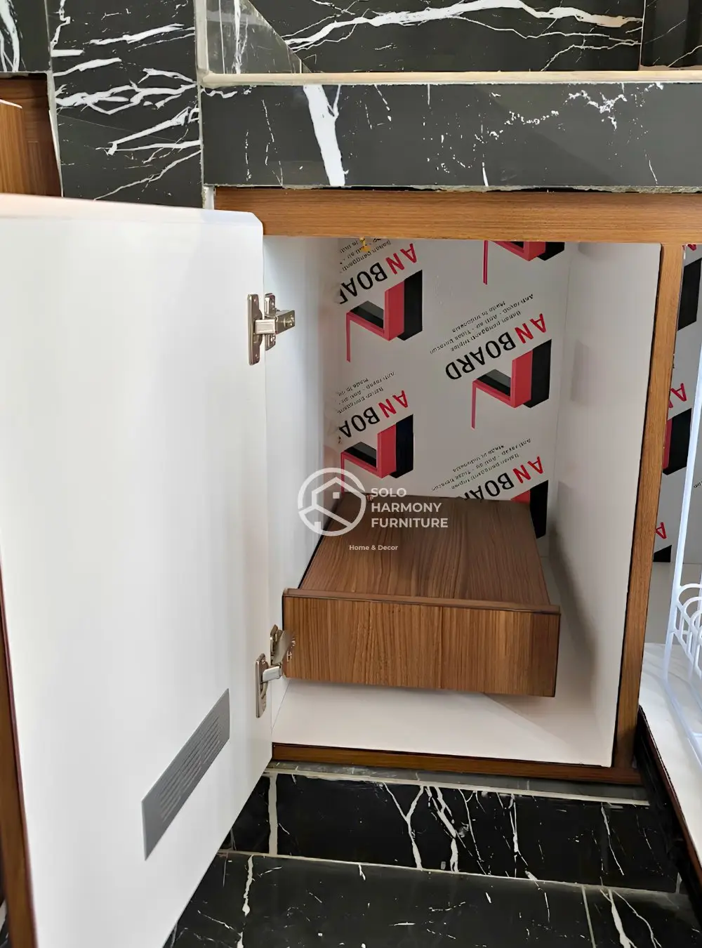 Custom Under-Stairs Kitchen Set — Kitchen Set foto 5 di Gajahan, Colomadu, Karanganyar