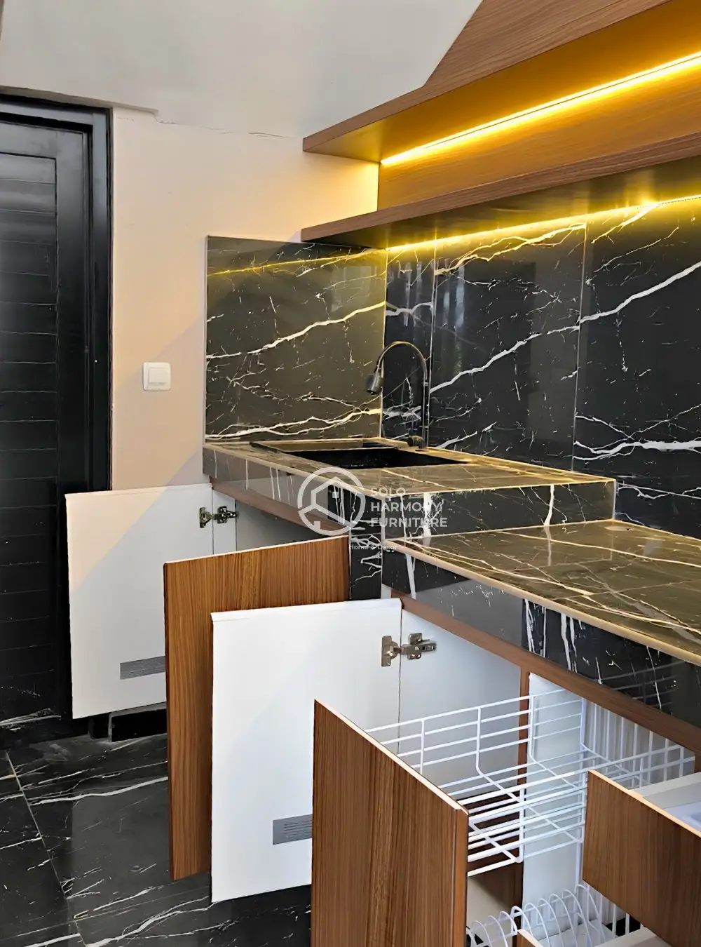 Custom Under-Stairs Kitchen Set — Kitchen Set foto 7 di Gajahan, Colomadu, Karanganyar