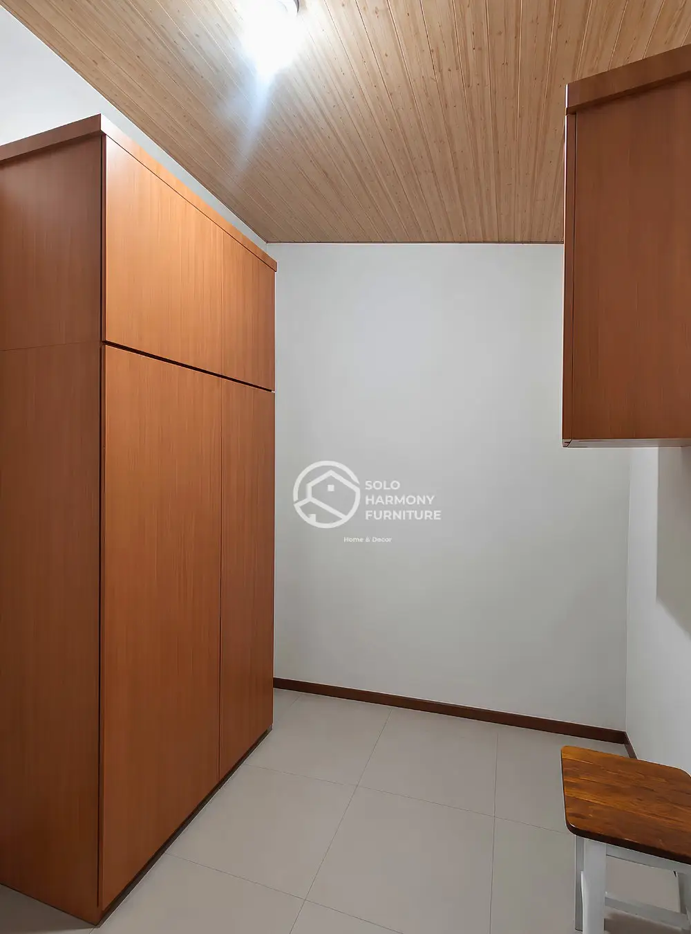 Penataan Furnitur Gudang Dua Sisi Minimalis — Lemari foto 5 di Cemani, Solo