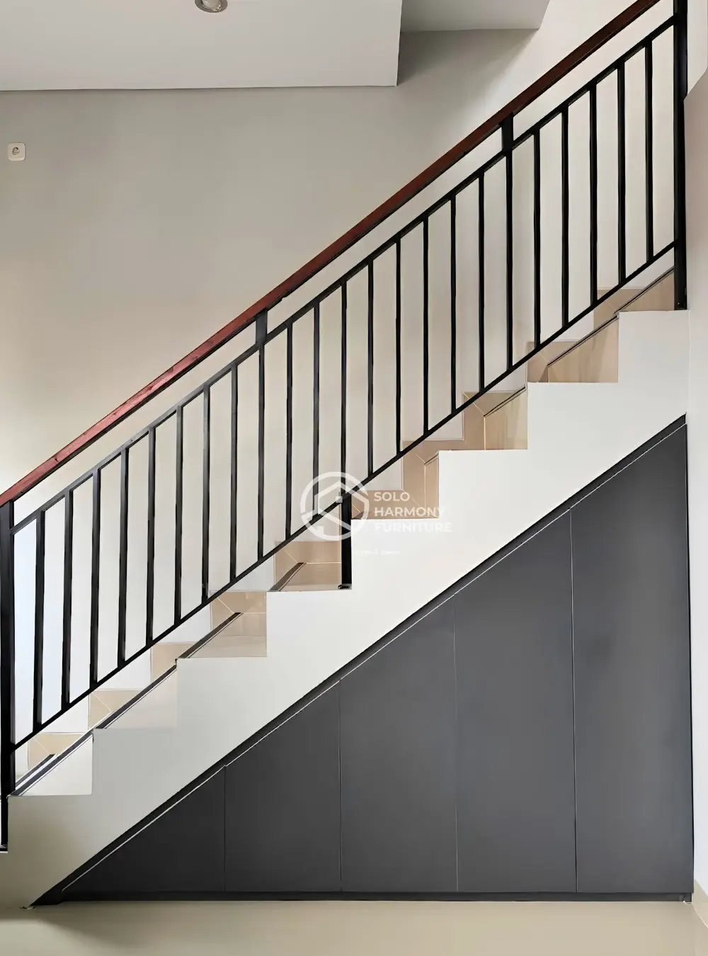 Minimalist Under-Stairs Cabinet Doors — Interior foto 3 di Cengklik, Boyolali