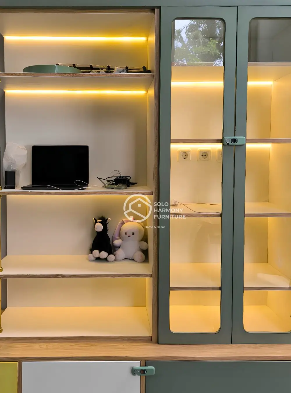 Sage & Yellow Minimalist Credenza Set — Interior foto 6 di Salatiga