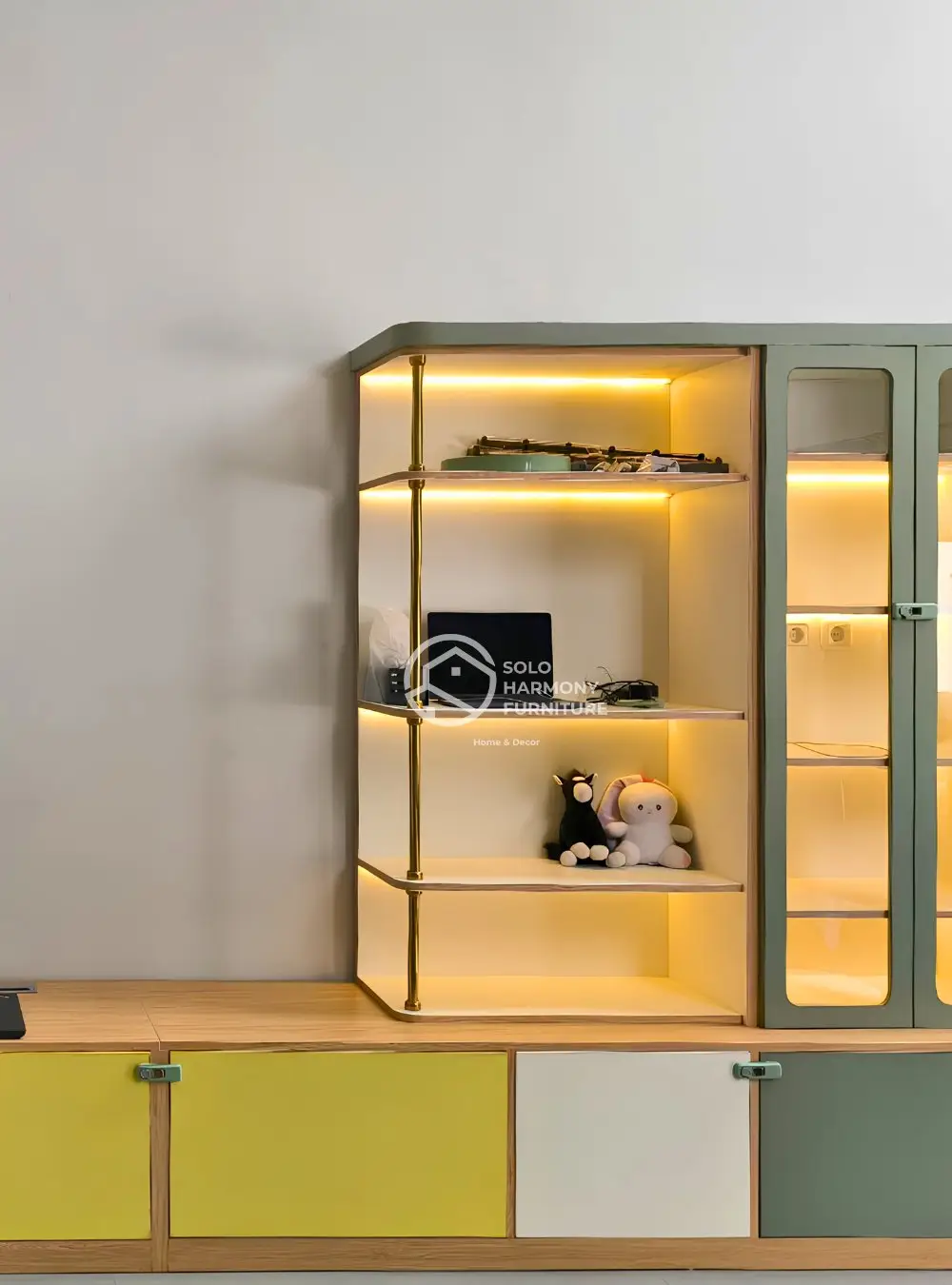 Sage & Yellow Minimalist Credenza Set — Interior foto 7 di Salatiga