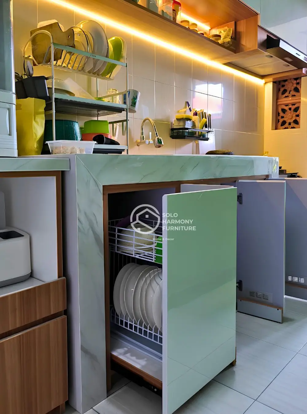 White & Woodgrain Minimalist Kitchen Set — Kitchen Set foto 3 di Banjarsari, Solo