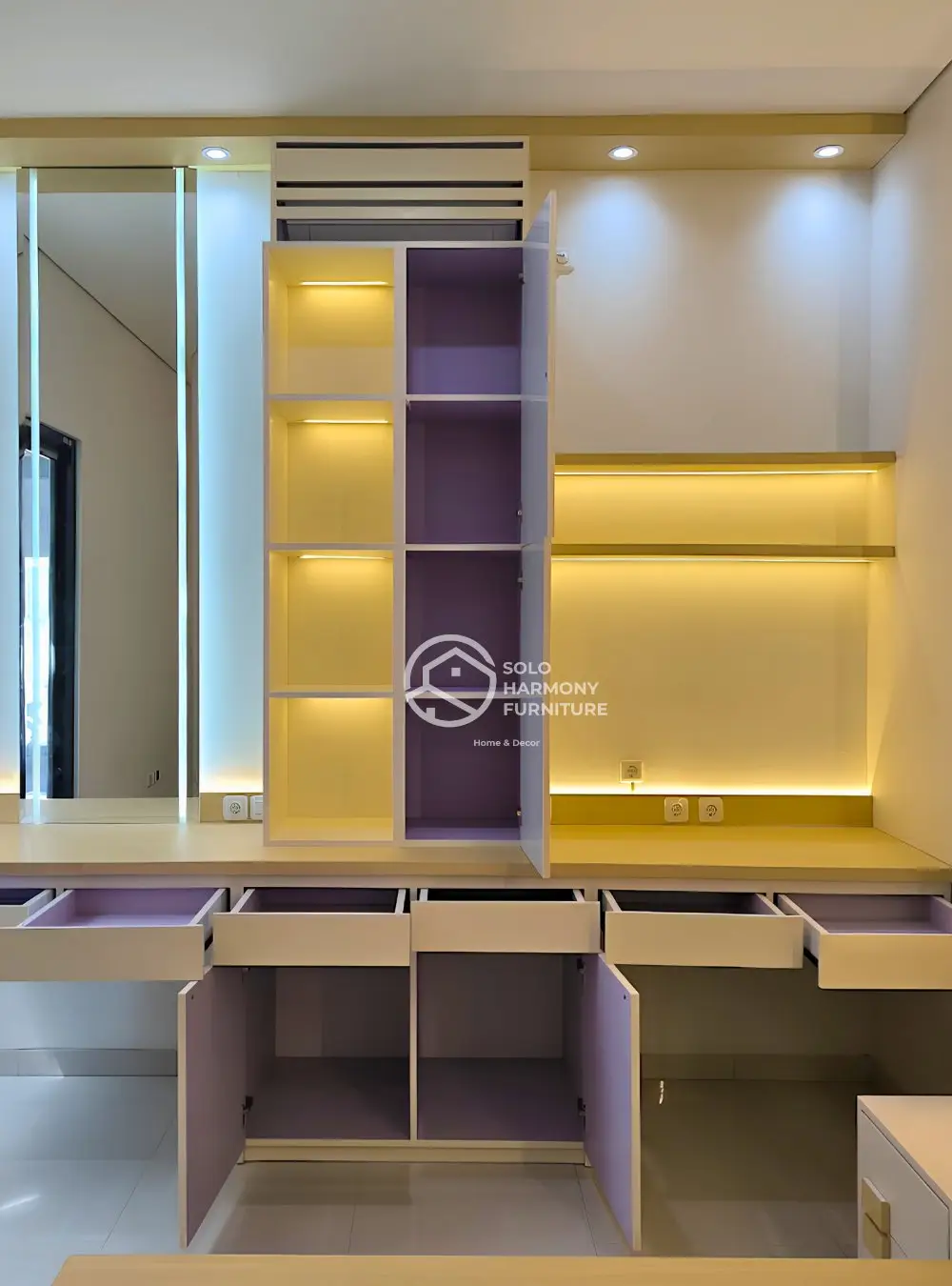 Set Kamar Tidur Utama Japandi Mewah — Interior foto 12 di Casablanca Signature Singopuran, Sukoharjo