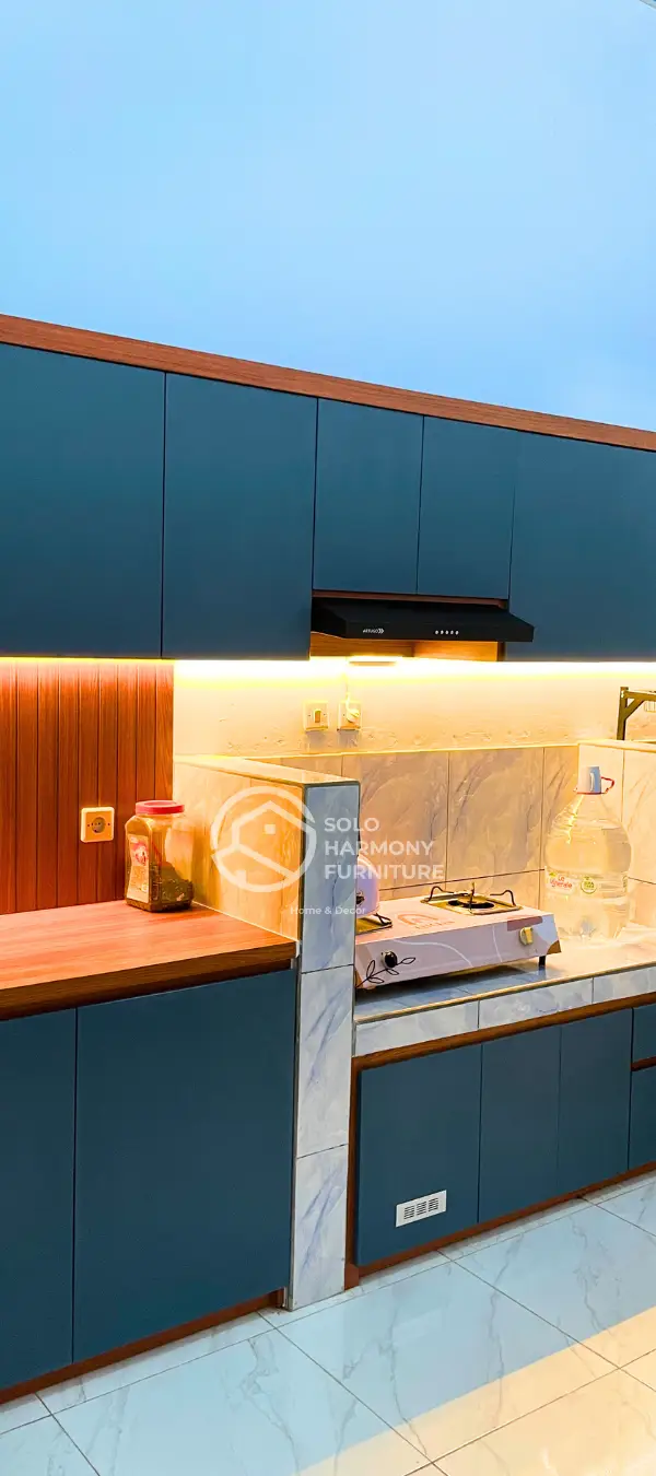 Kitchenset Minimalis Kontemporer — Kitchen Set di Gawanan, karanganyar · Solo Harmony Furniture Soloraya