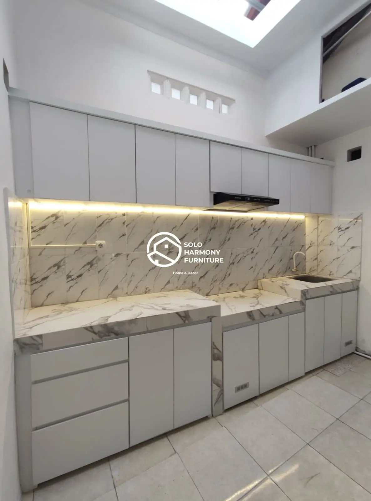 Kitchen Set Kitchenset Clean di Karanganyar — Solo Harmony Furniture