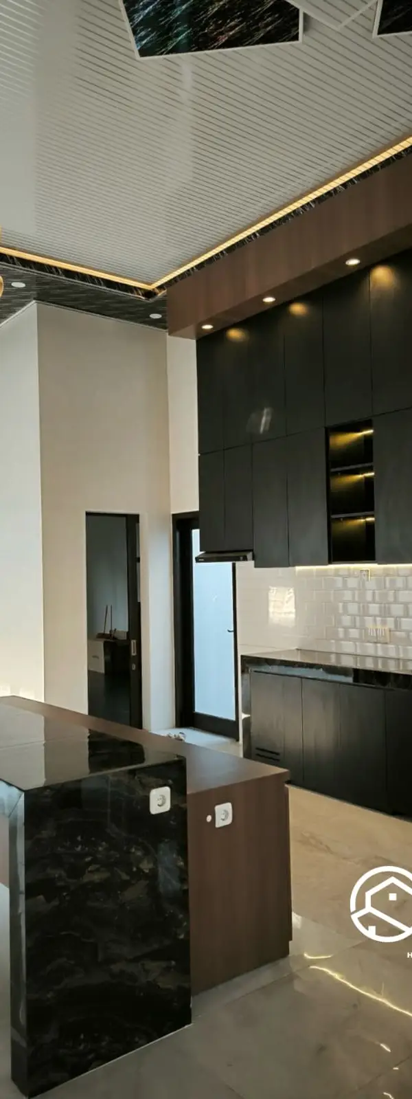 Kitchen Set Kitchenset Kontemporer di Karanganyar — Solo Harmony Furniture