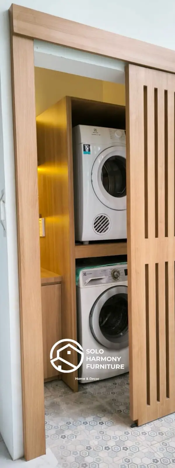 Interior Full Mini Laundry room di Colomadu, Karanganyar — Solo Harmony Furniture