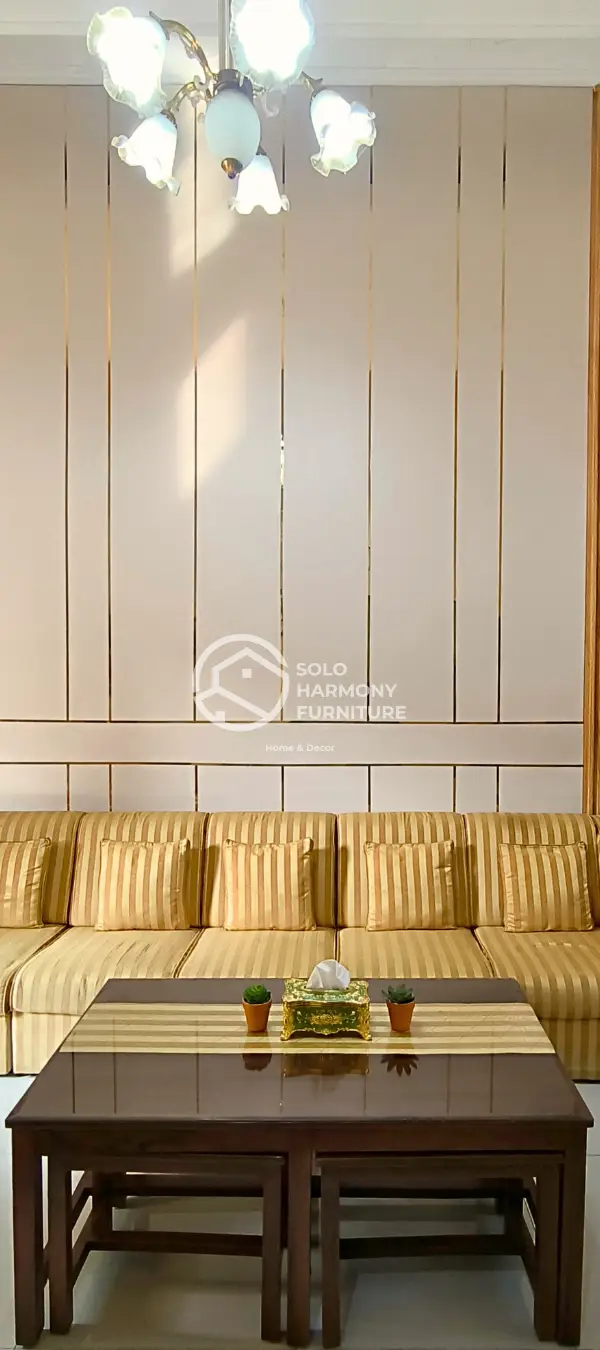 Interior Full Interior Ruang Tamu - Bu Wahyu di Colomadu, Karanganyar — Solo Harmony Furniture