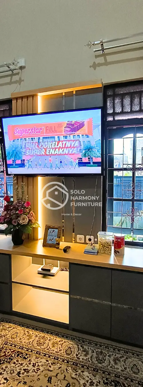 Backdrop Tv Minimalis - Bu Yuni — Backdrop TV Karanganyar · Solo Harmony Soloraya