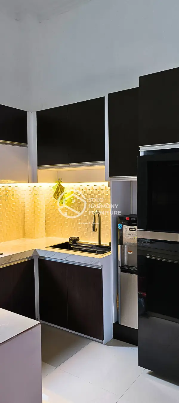 Kitchen Set Kitchenset Modern Minimalis di Gentan, Sukoharjo — Solo Harmony Furniture