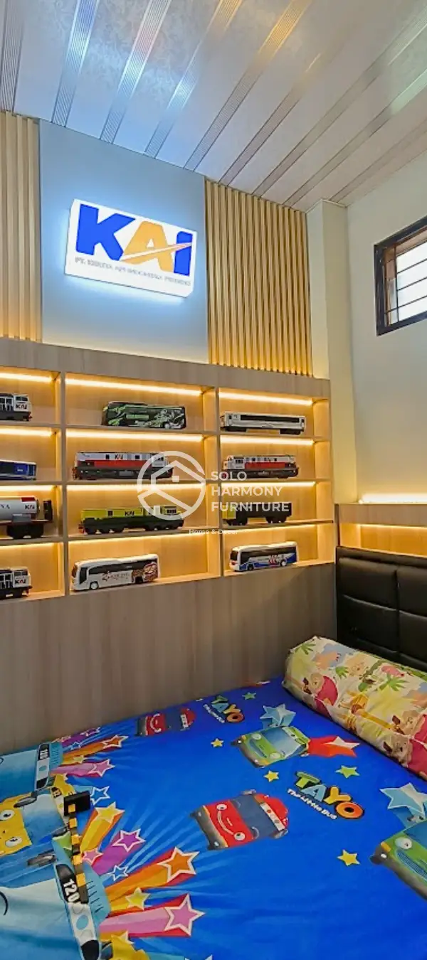 Lemari Display Koleksi Kereta — Kitchen Set di Jebres, Solo · Solo Harmony Furniture Soloraya