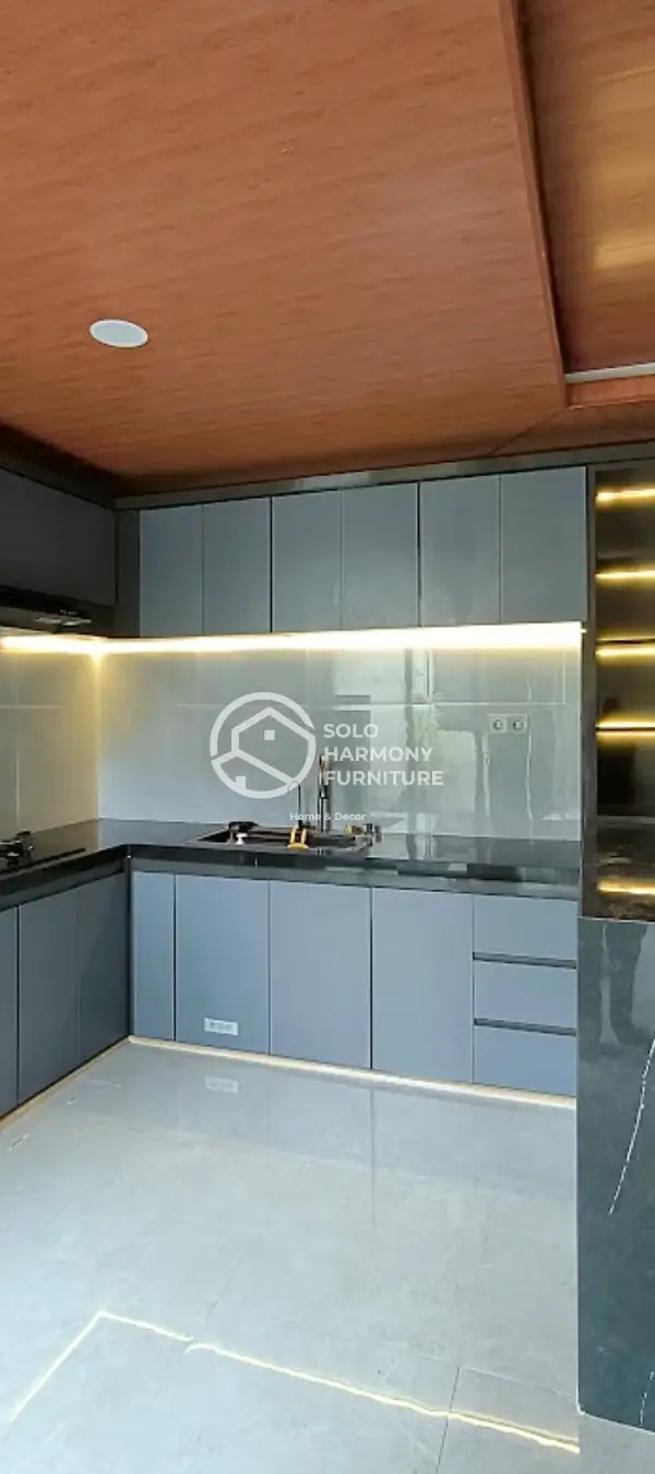 Kitchen Set Elegan — Kitchen Set di Sukoharjo · Solo Harmony Furniture Soloraya