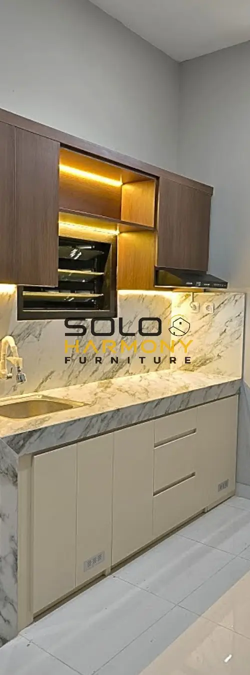Kitchenset Minimalis atas bawah — Kitchen Set Karangasem, solo · Solo Harmony Soloraya