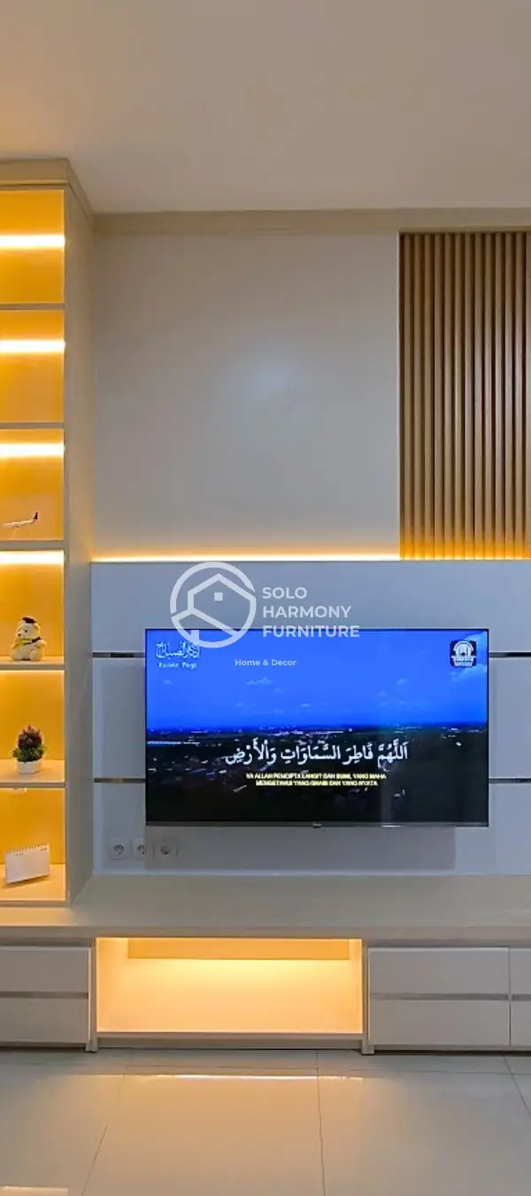 Backdrop TV Backdrop TV Minimalis Elegan di Sukoharjo — Solo Harmony Furniture