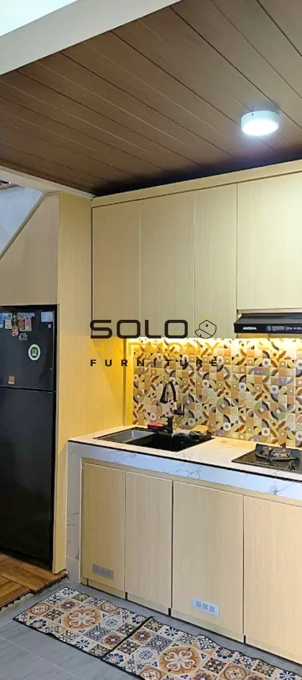 Kitchen Set dan Ruang Bawah Tangga yang Menyatu dalam Satu Kesatuan Sempurna — Ibu Katon Gumpang , Sukoharjo — custom furniture Sukoharjo Solo Harmony